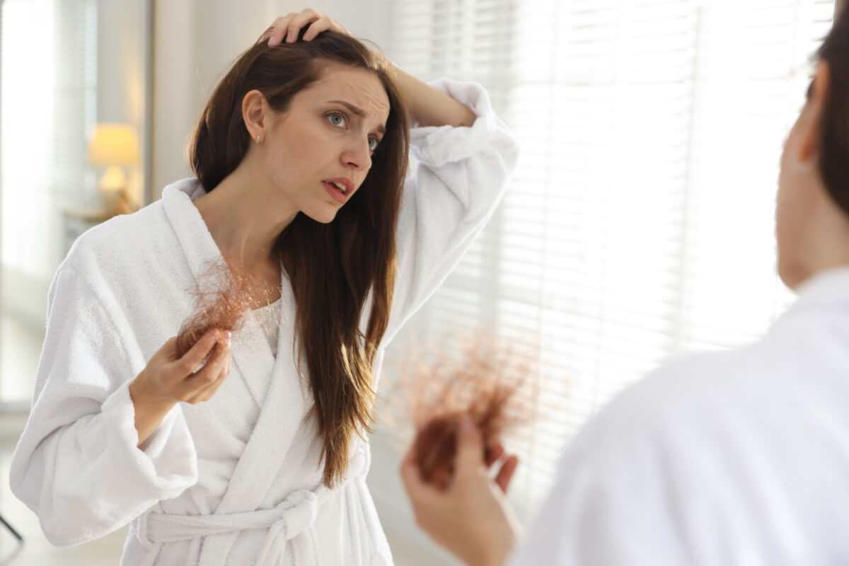 Falta de ferro pode causar queda de cabelo? Saiba como identificar e prevenir