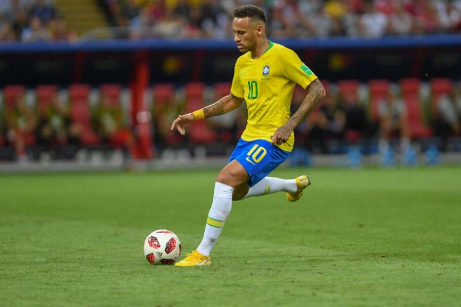 O céu aponta menos para leveza e mais para transformação profunda para Neymar (Imagem: Asatur Yesayants | Shutterstock)