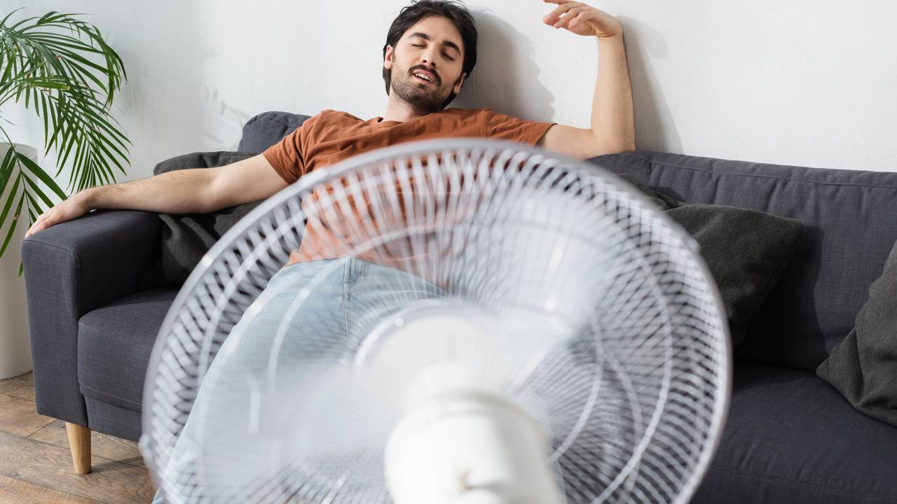 Especialistas explicam como posicionar o ventilador corretamente para melhorar o conforto e economizar energia.