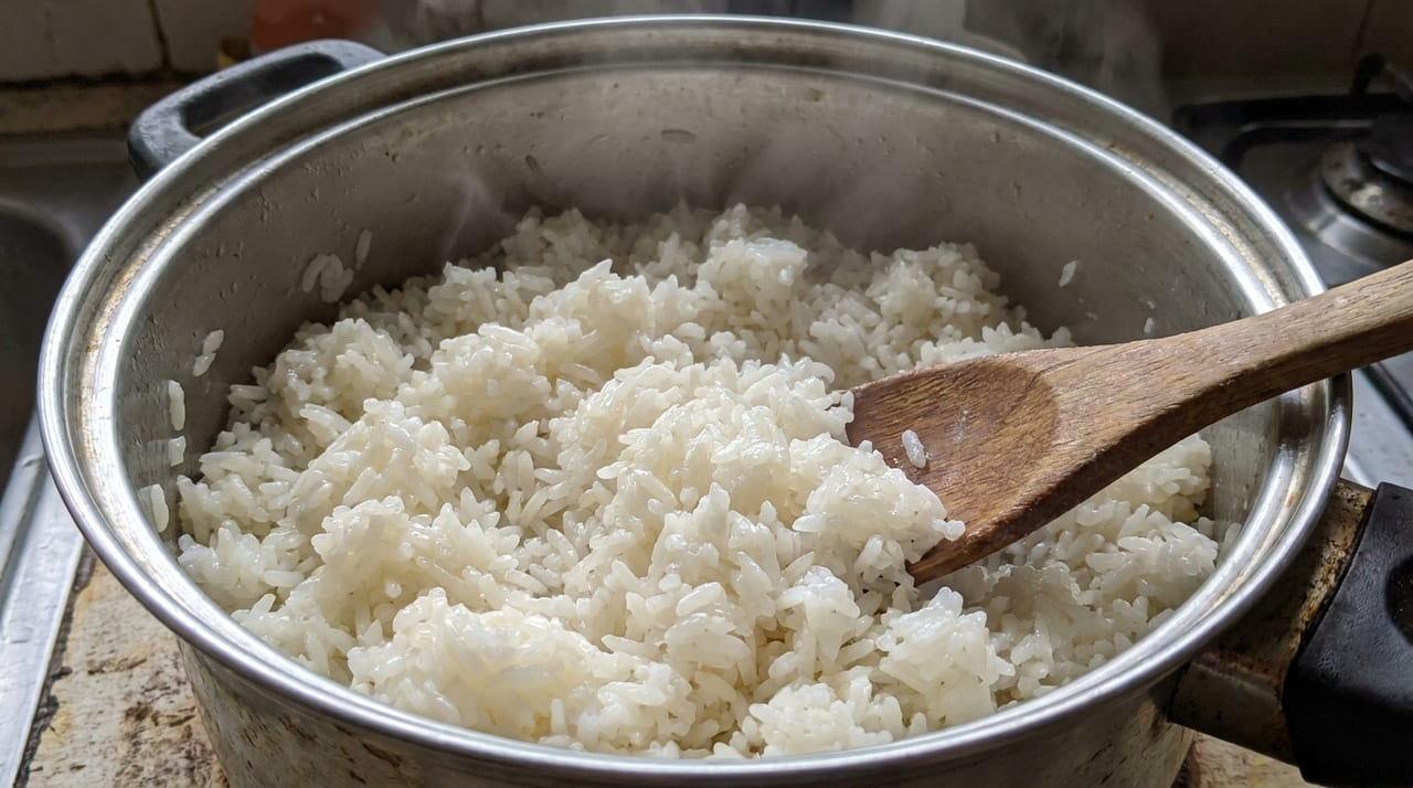 Você está fazendo arroz errado há anos e esse truque japonês prova isso
