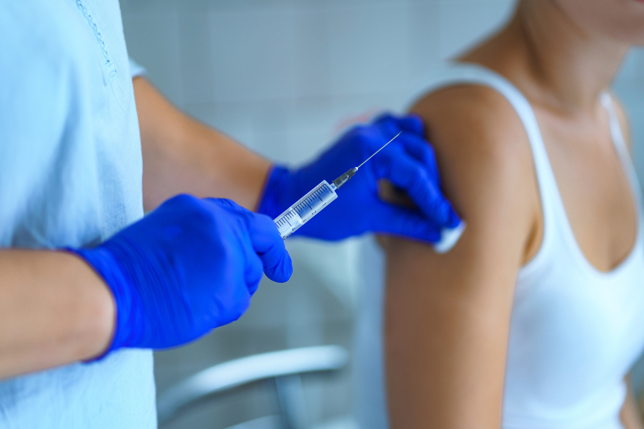 Ministério da Saúde faz alerta para quem recebeu vacina contra a dengue nos últimos dias