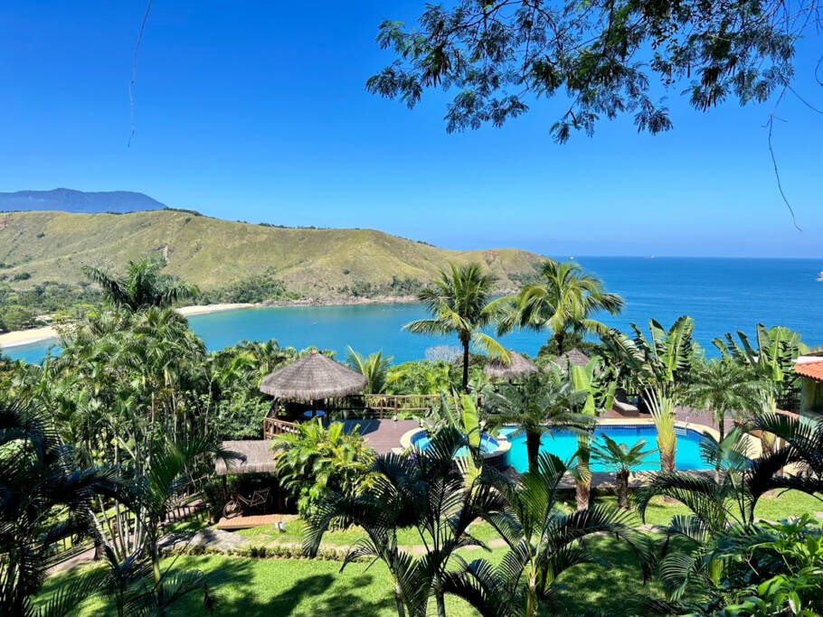 Vista da piscina do Ilha de Toque Toque Eco Hotel