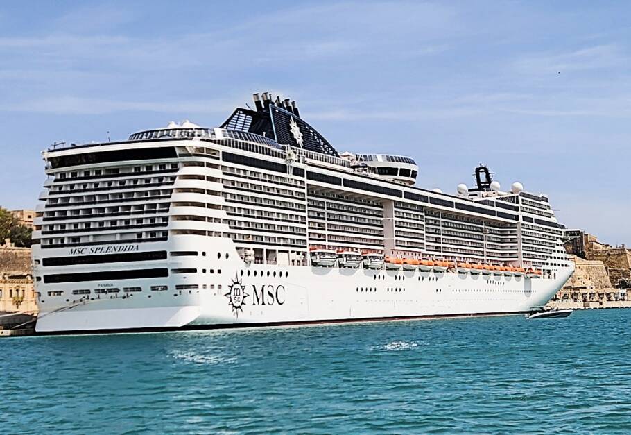 O MSC Splendida no Porto de Valleta, em Malta, durante cruzeiro pelo Mediterrâneo
