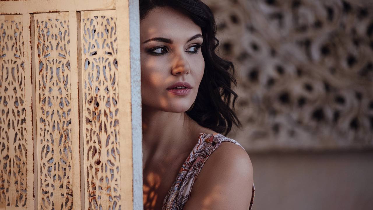 Segredos de beleza natural das mulheres marroquinas: rituais, hammam e óleo de argan Com apenas três ingredientes, você pode preparar um limpador multiuso que ajuda a remover gordura, poeira e sujeiras do dia a dia.
