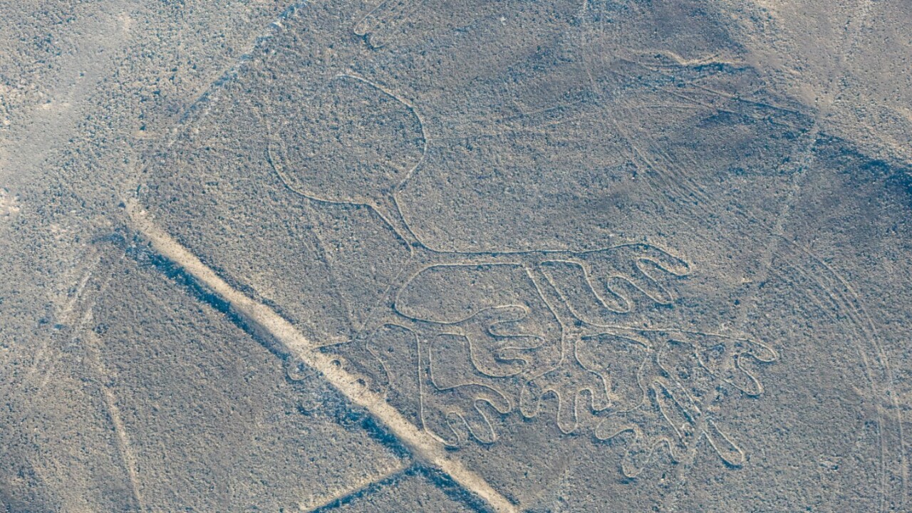 As Linhas de Nazca continuam surpreendendo arqueólogos após drones identificarem figuras gigantes que permaneceram invisíveis por séculos